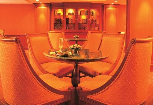 The Gateway Road, Hotel 5*