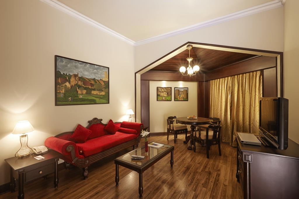 The Gateway Road, Hotel Kozhikode