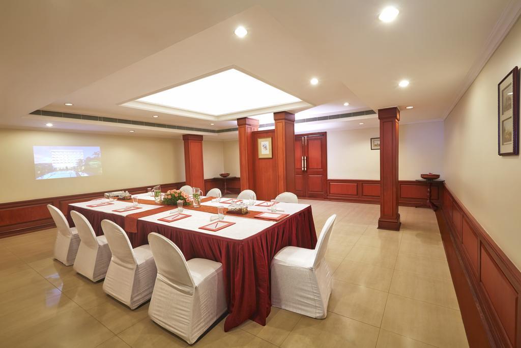 Hotel The Gateway Road, Kozhikode