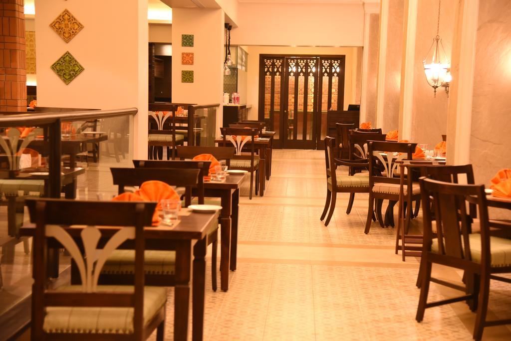 Hotel The Gateway Road, Kozhikode